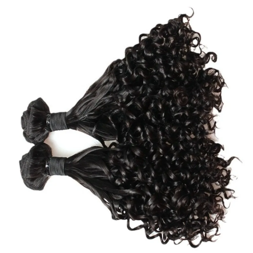 양쪽 끝이 똑바로 위아래로 곡선으로 늘어진 곱슬머리 커튼 가발, 자연스러운 색상, 부드럽고 볼륨감 있는 텍스처