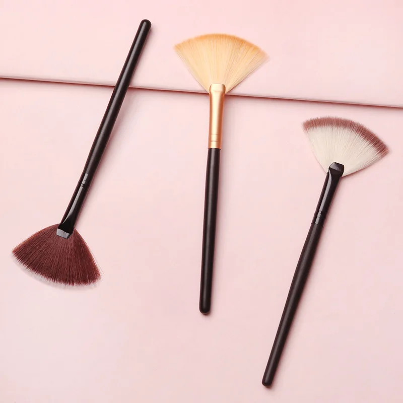 1Pc Facial Brush Fan Shape Makeup Brush for Powder Blush High Quality Cosmetic Brush for Makeup Foundation Pincel Maquiagem