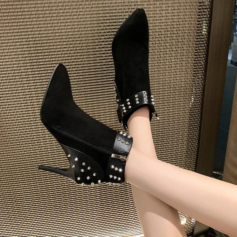 2024 Autumn/Winter and Bare Boots Stiletto Heels Pointed Ankle Black Chic Side Zipper Rivets Chelsea Boots Fashion