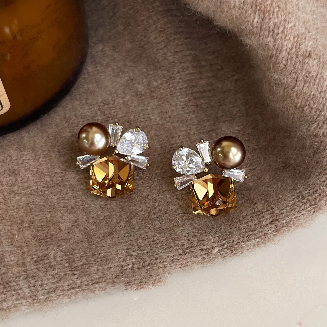 2025 Neue Champagnerfarbene Block-Imitation Kristall-Strass-Ohrringe für Damen, Trendiger Schmuck, Luxuriöse Accessoires – Detail 8