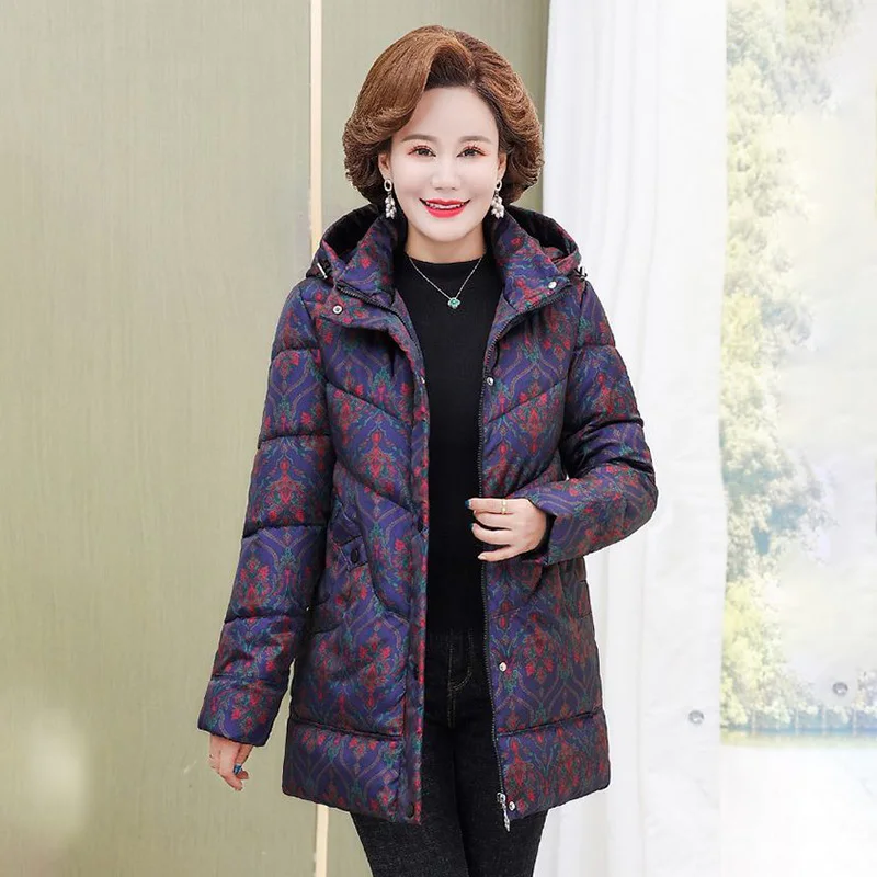 Western Style Mother Down Cotton-padded Jacket Women\'s New Loose Warm Middle-aged And Elderly Printing Fashion Hooded Coat Tide.