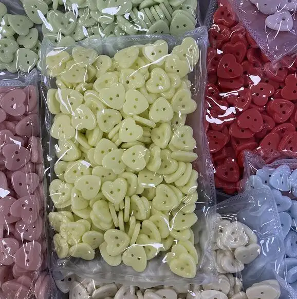 10pcs/Lot Size:12mm/14.5mm Two Eyed Heart-shaped Ceramic Buttons Fashion Button Women's Shirt knitted cardigan Sewing (SSA-3283)