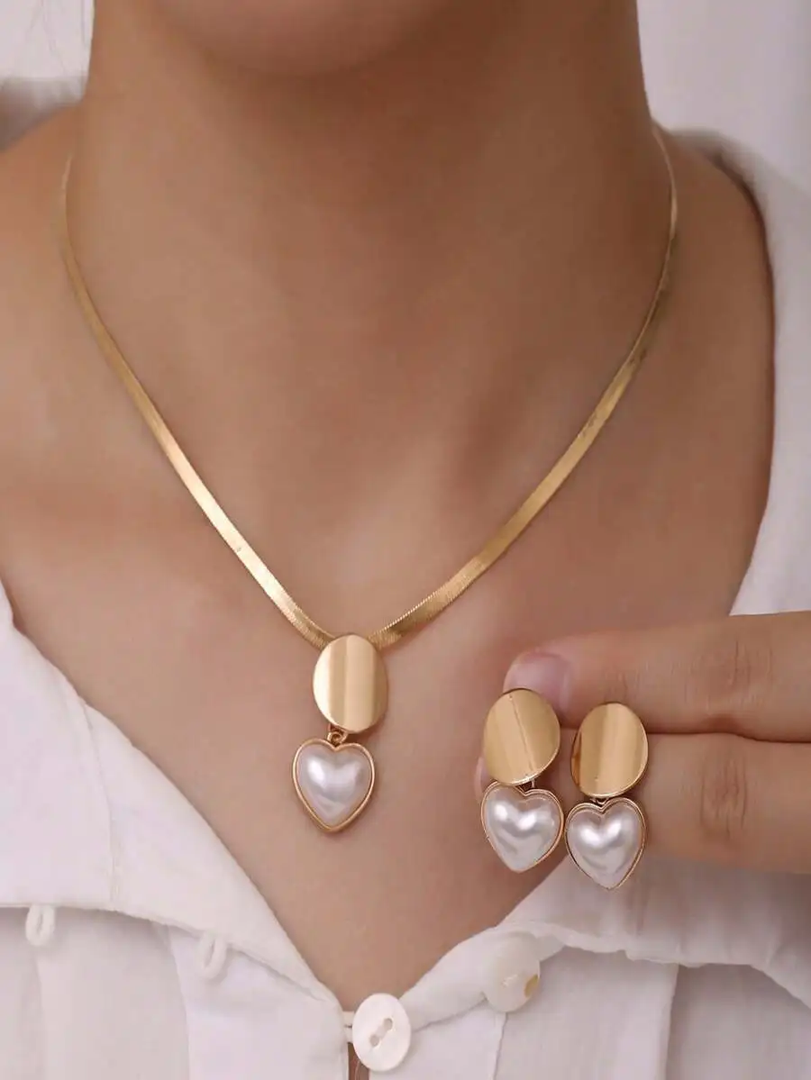 

3pcs Heart Pendant Necklace And Earrings Set For Women Minimalist Snake Chain Jewelry
