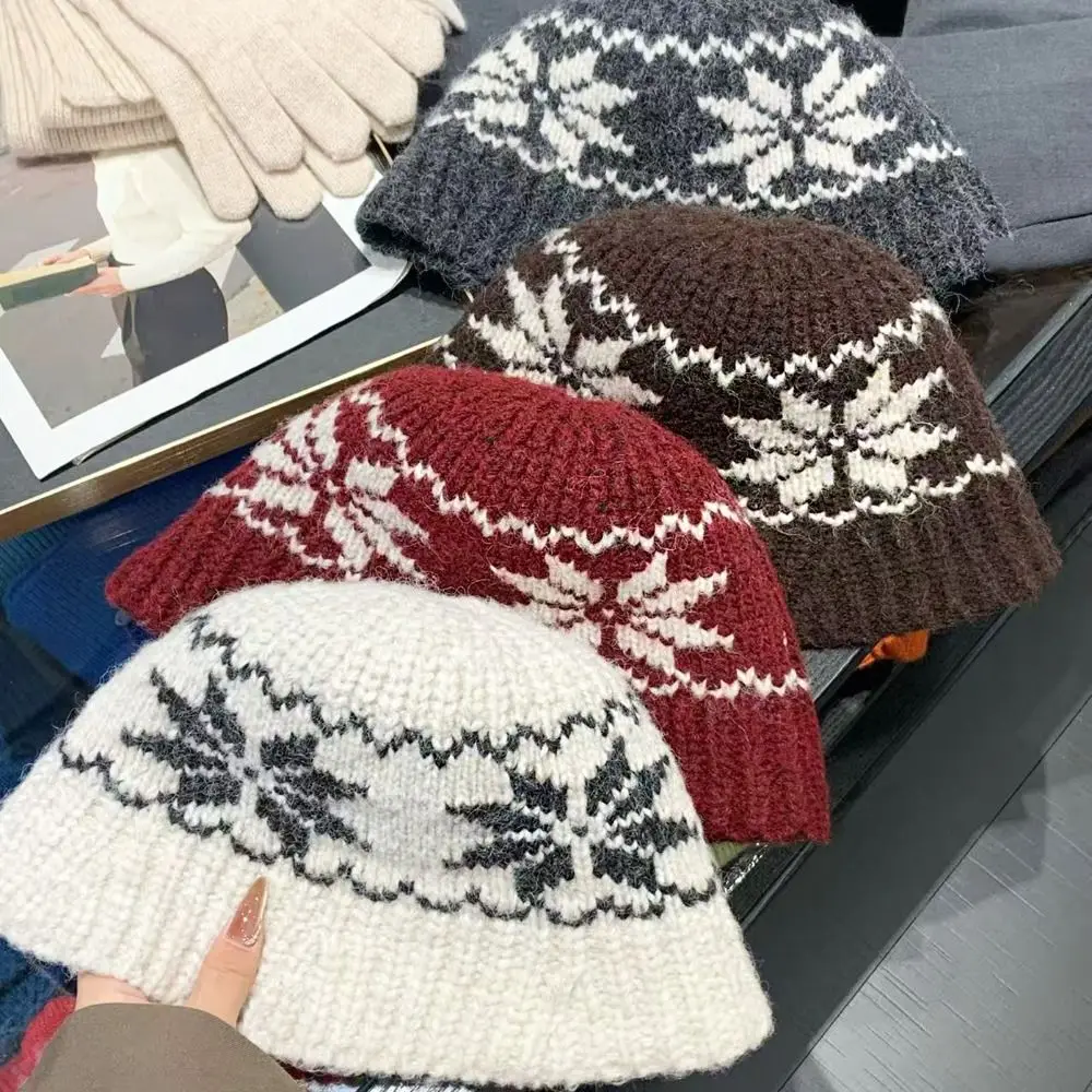 Sweet Warm Snowflake Jacquard Knitted Hat Printed Wool Jacquard Pattern Beanies Korean Vintage Printing Knit Cap Autumn
