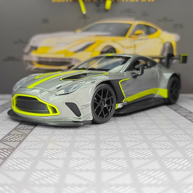 

CCA 1:22 Simulation Aston Martin Vantage GT3 2024 Alloy Car Model Supercar Sound and Light Steering Shock Absorber Car