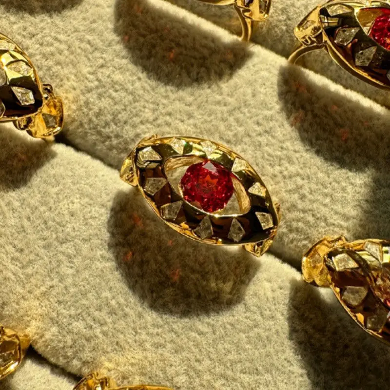 ألويس ترانسي نفس النمط العين الدائري امرأة الأحمر الزركون خواتم النساء الأسود بتلر أنيمي اكسسوارات الذهب اللون تأثيري مجوهرات هدية #2