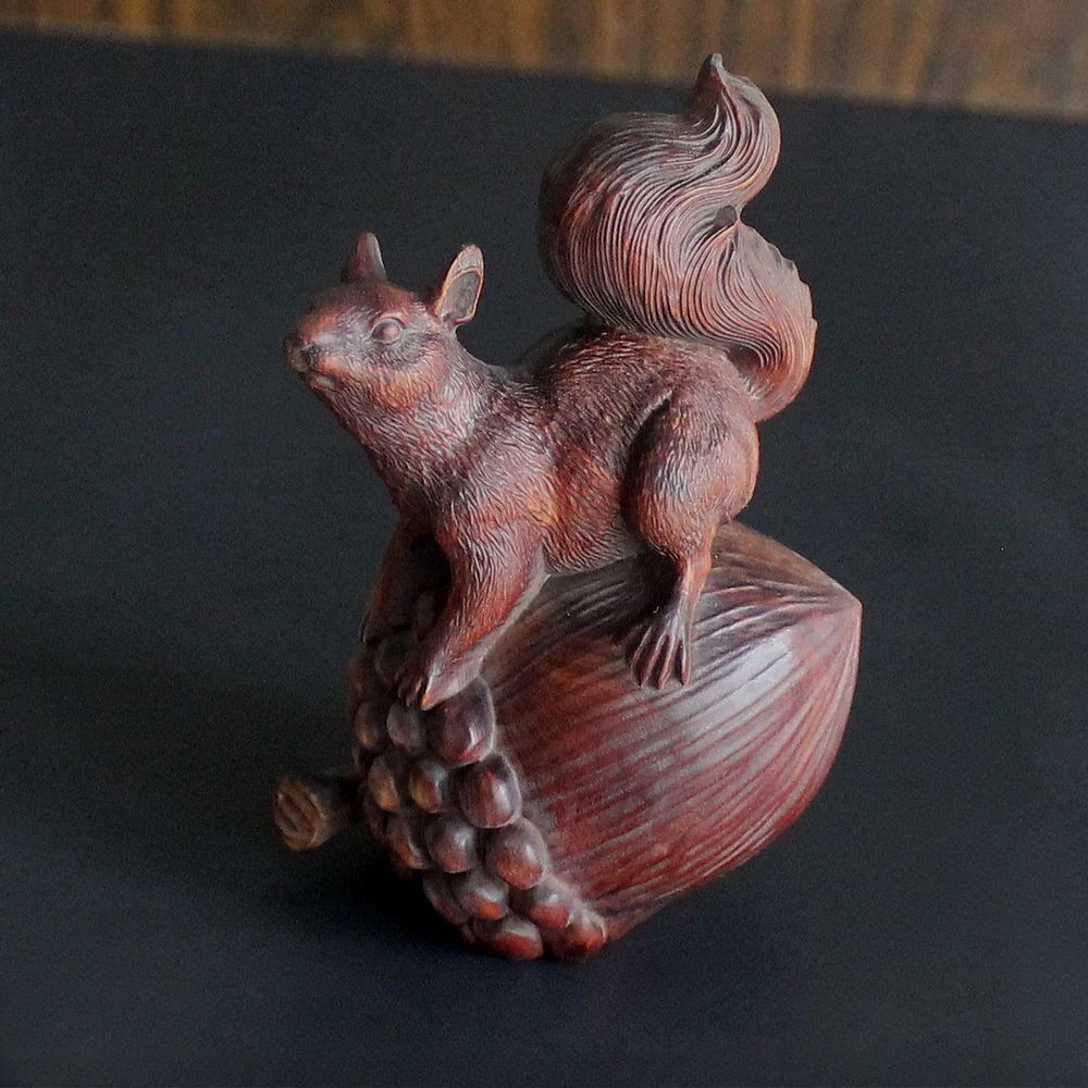 

Hand carved vintage wooden squirrel on pinecone woodland animals statue figurine Desktop Sculpture Ornament decor Christmas Gift