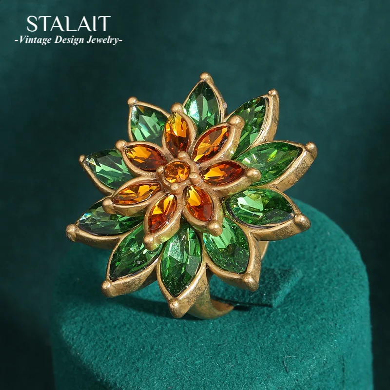 

Romantic Flower Vintage Crystal Lotus Rings Gold Color Horse Eye Shape Luxury Design Copper Jewelry Party Accessories for Women