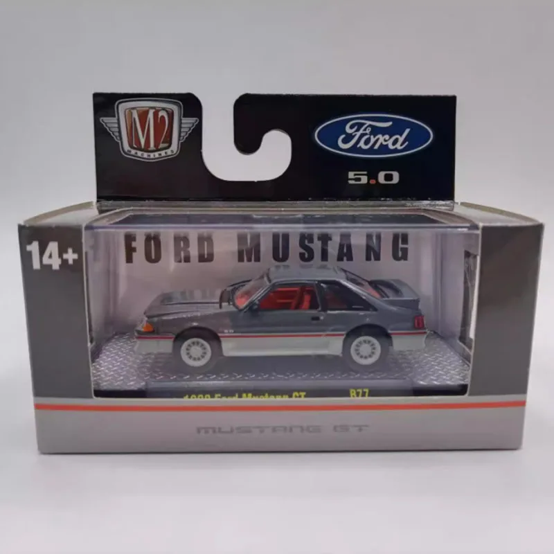 M2 1:64 Scale Chrysler Alloy Simulation Car Model Static Collection Decorated Holiday Gifts Toys Souvenir Gift