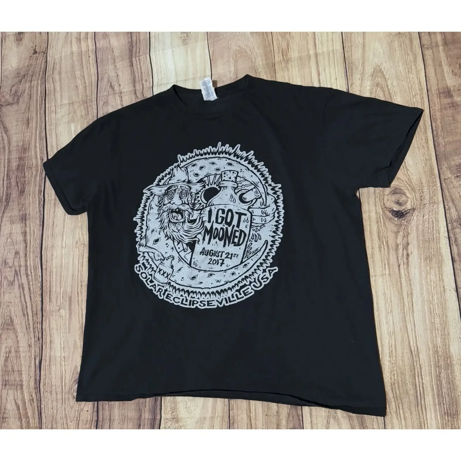 Solar Eclipse 2017 T Shirt Eclipseville USA Hillbilly Moonshine Size XL Black vintage Washed Top For Everyday Wear Unisex