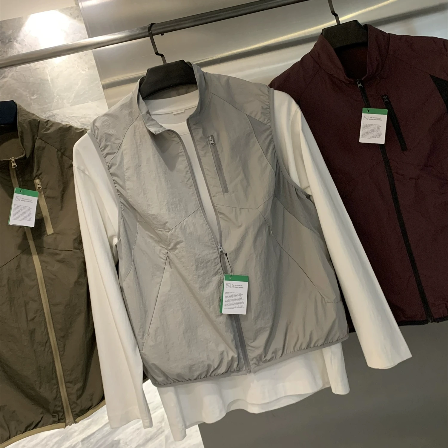 

Lightweight Breathable Men's Cycling Fiing Commuting Versatile Waterproof Stand Collar Vest Heavyweight Mountain Outdoor