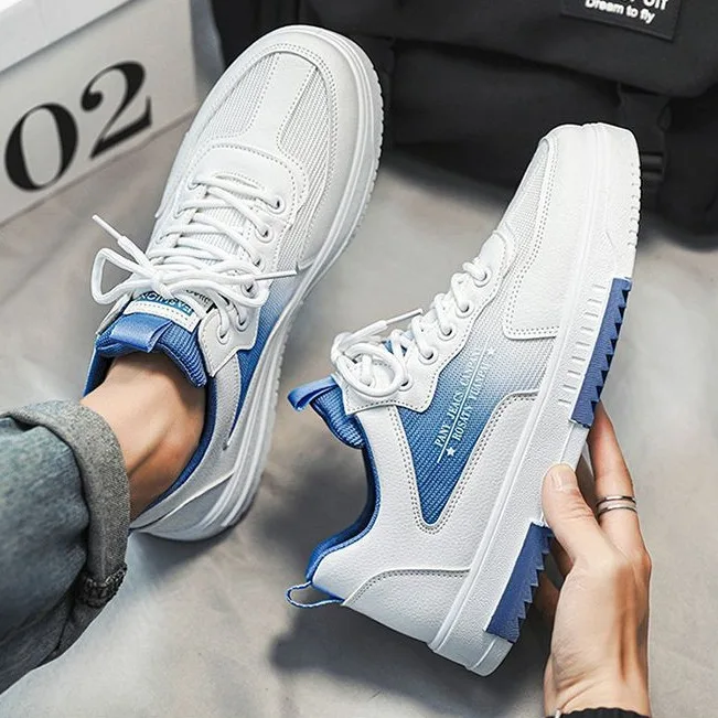 Scarpe bianche versatili da uomo nuove scarpe da tavolo in mesh traspirante casual estive 2025 scarpe sportive da uomo con altezza crescente