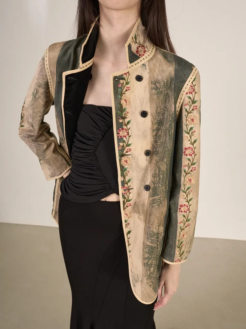 

Двусторонний вельветовый пиджак с вышивкой, приталенный, с воротником-стойкой, на пуговицах, с длинными рукавами, средней длины, для офиса, женский...