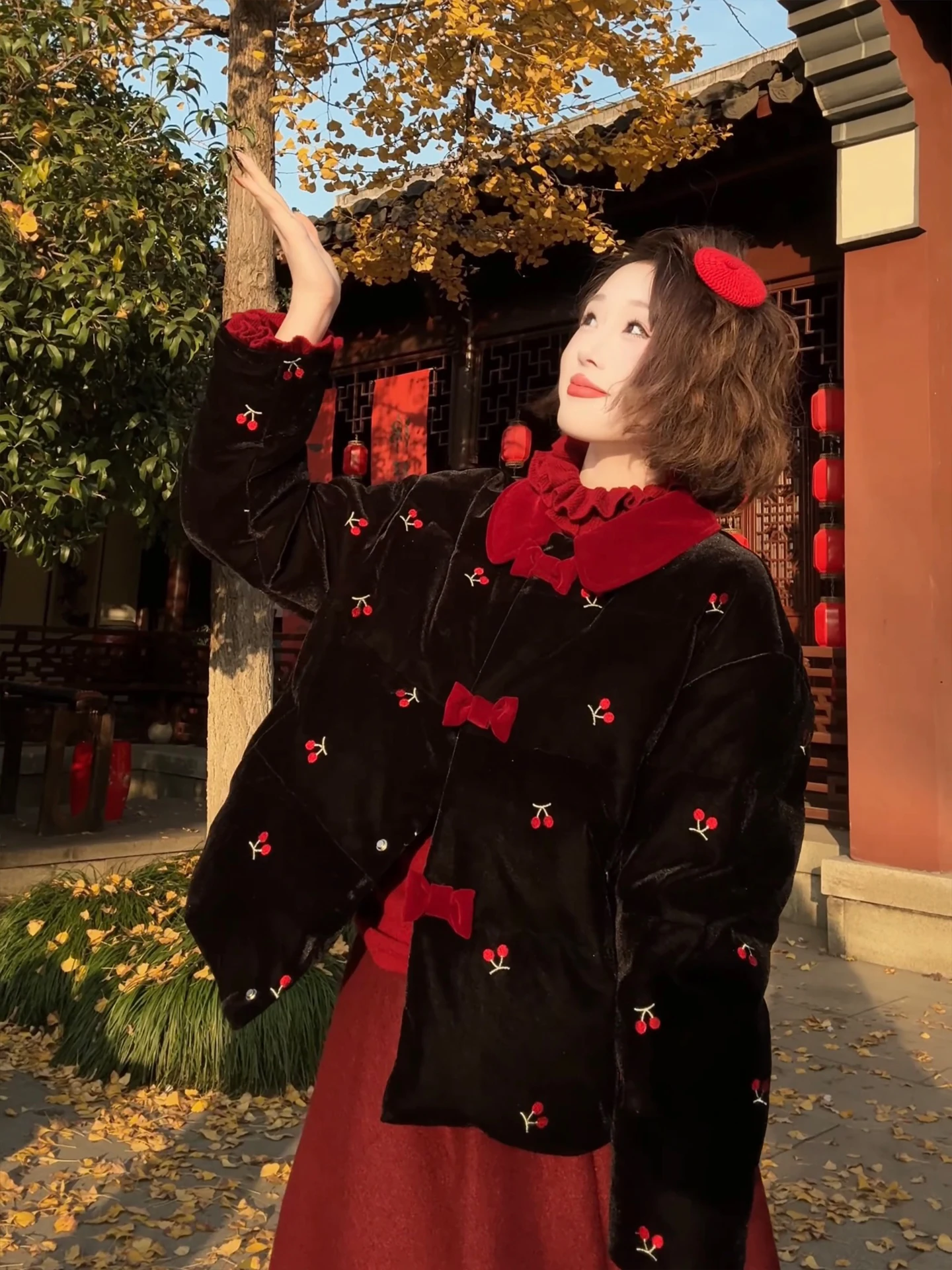 

Зимнее пальто Yolo Cherry Red с вышивкой, на белом гусином пуху, с бархатным воротником, длинными рукавами, теплое, женское