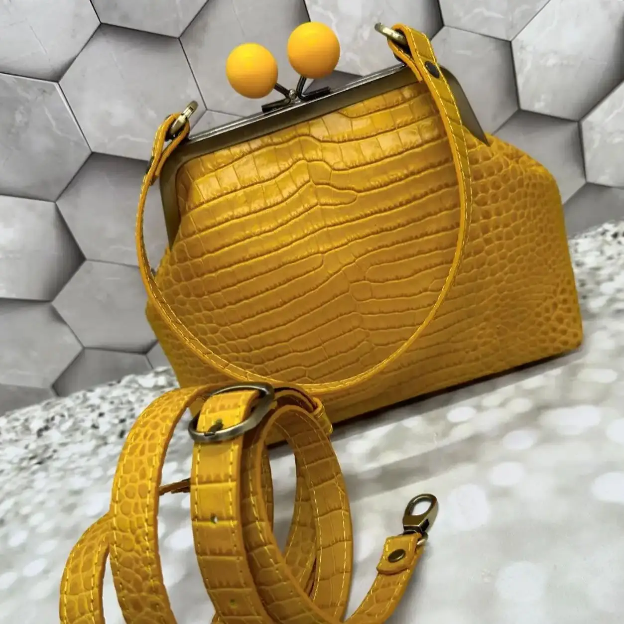 

Lost in Vintage Natural Leather Bag Kisslock Bag Houndstooth Bag Cristmas Fabric Purse Shoulder Bags Frame Clutch 21x17x10cm