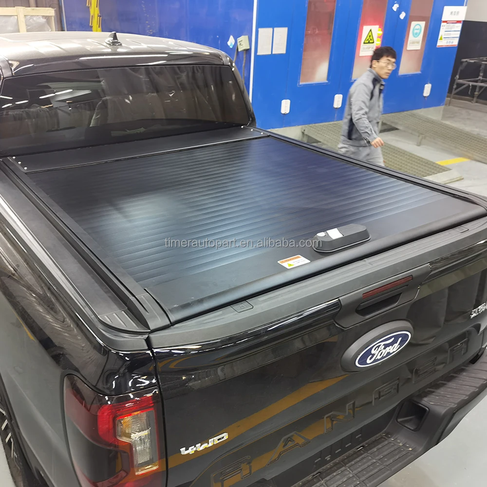 

Pickup Roller Tonneau Cover Manual Aluminum Shutter With Lock Is Waterproof and Leaves Resistant for Toyota Hilux