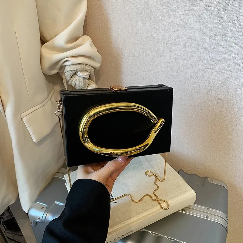 

Women's Leather Shoulder Bag Chic Messenger Design Popular Classic Elegant Style Famous Designer Luxury