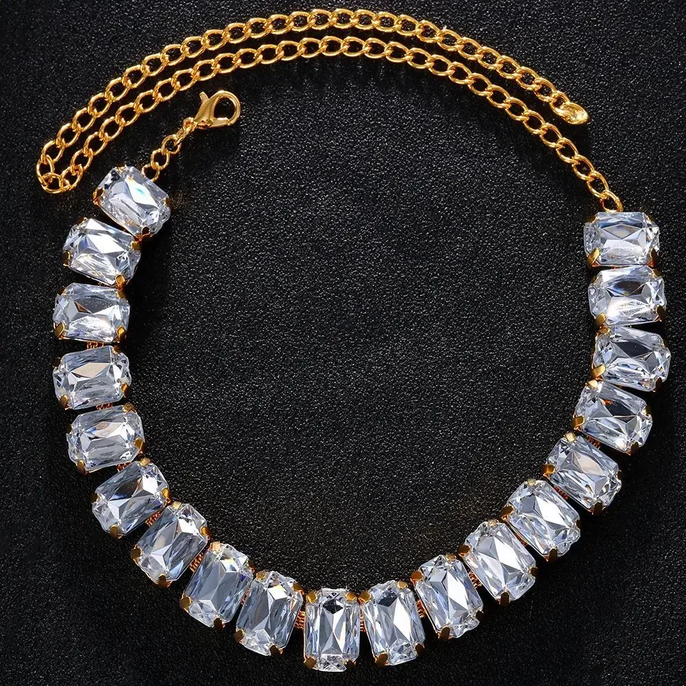 2024 New Luxury Classic Shiny Pink Blue Crystal Necklace Ladies Adjustable Square Large Glass Clavicle Chain Fashion Jewelry INS