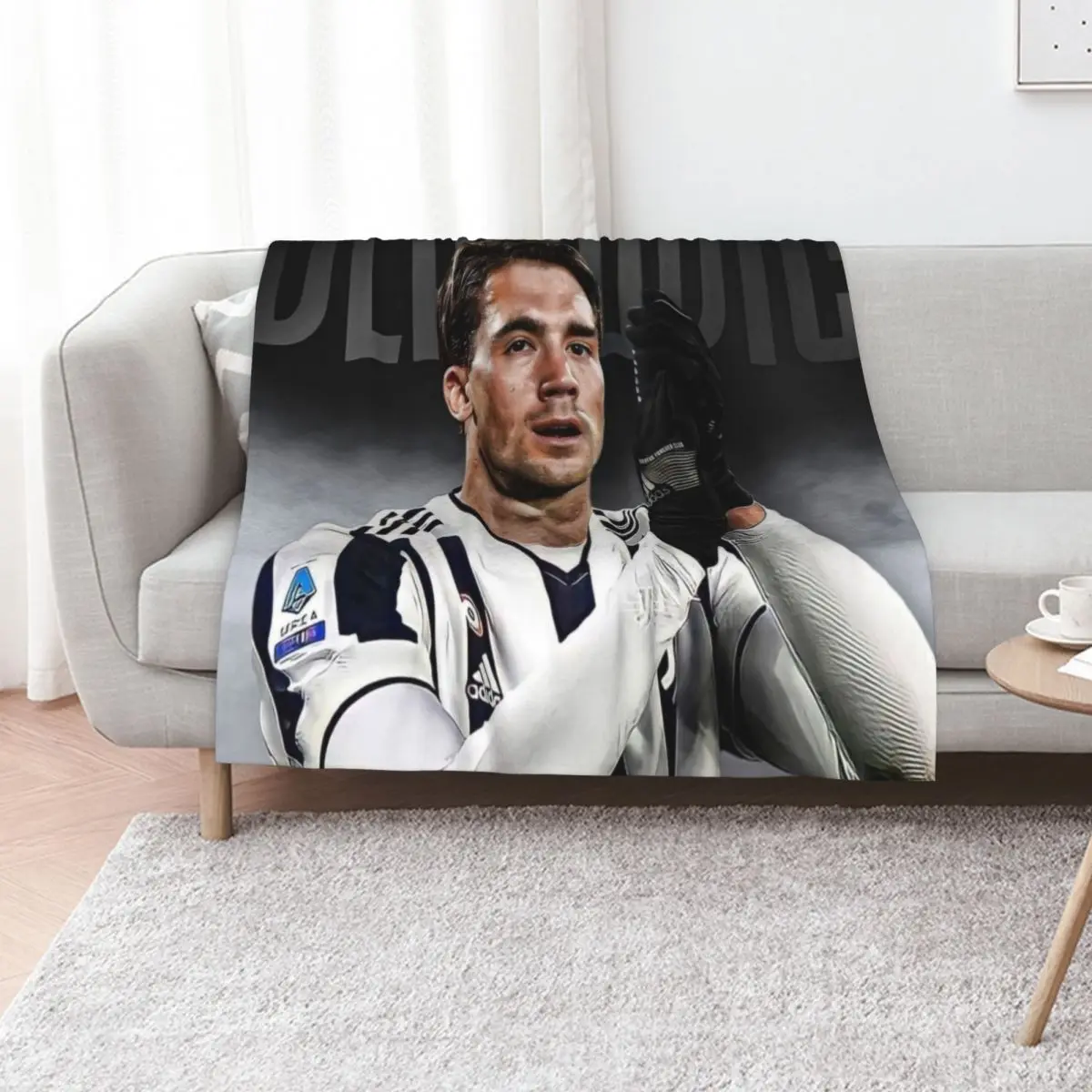 

Dusan Vlahovic Throw Blanket Soft Big Moving for sofa Flannel Fabric Blankets