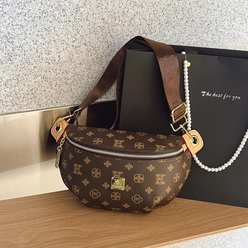 

Stylish Simple Vintage Clutch Bag Minimalist Leather For Women With Trendy Design And Large Capacity Logo