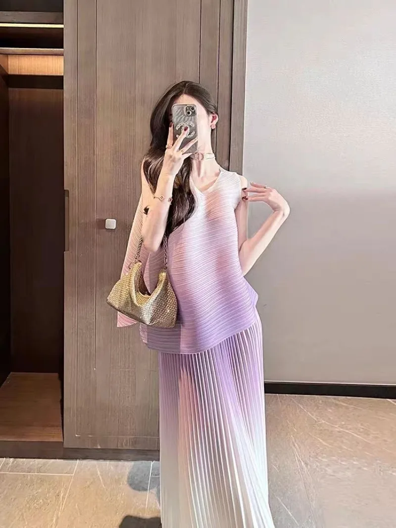 Purple Lifetime Small Fragrance Set Skirt for Women Summer 2023 New Pleated O Neck Sleeveless Shirt Two Piece Set Of Female Tops