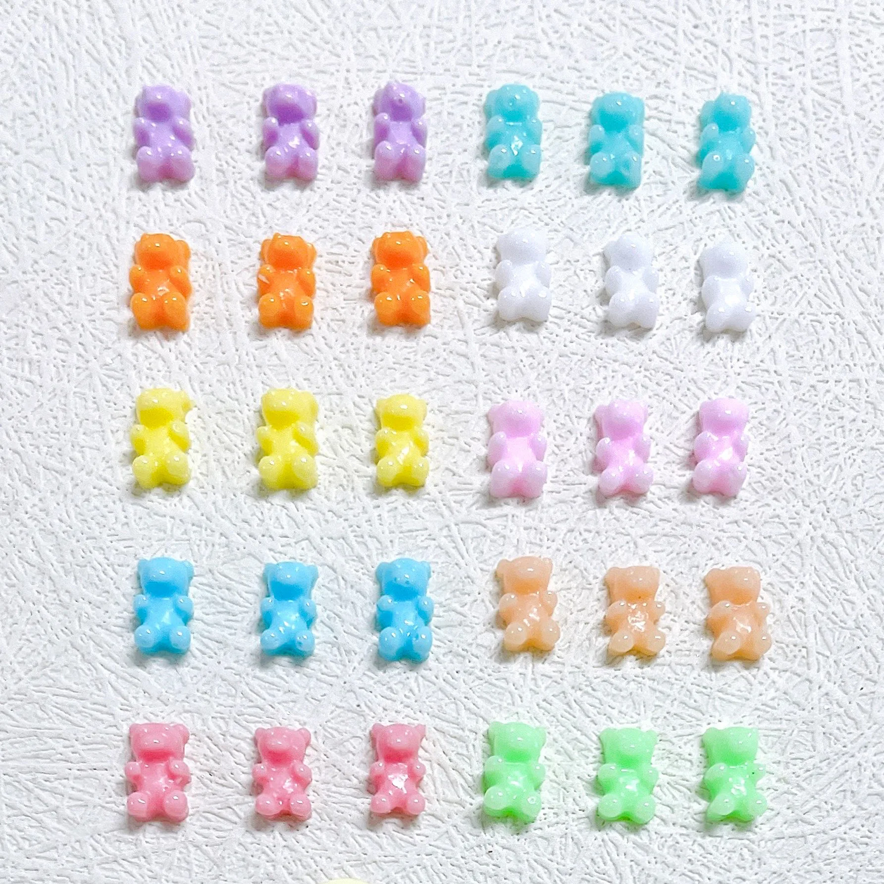 50Pcs Sugar Bear Parts Nail Charms Mixed Colorful Mini Candy Cream Bears Nails Accessories 3D Cute Manicure Rhinestones 4*6.5mm