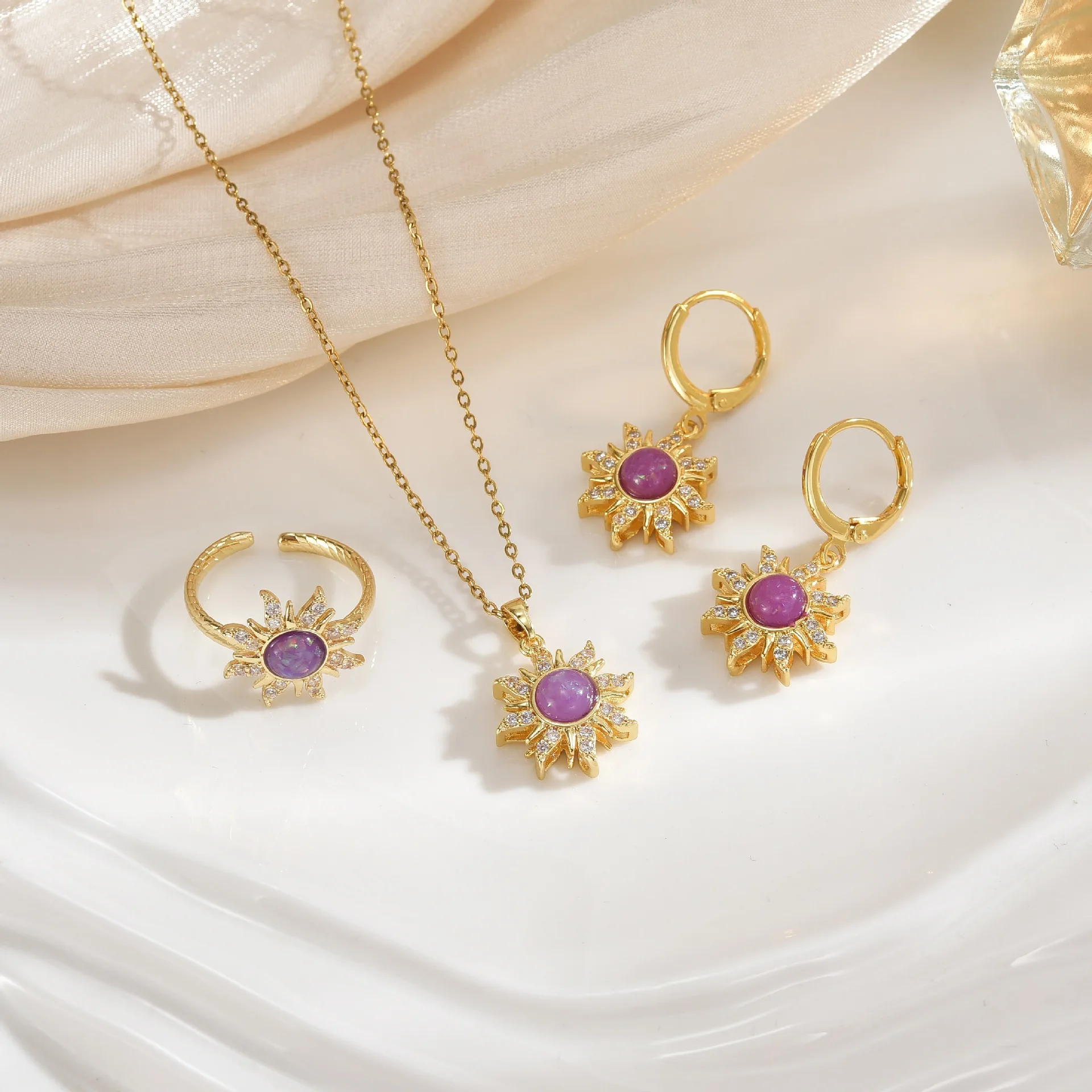 European and American Fashion Retro Pendant Necklace Purple 