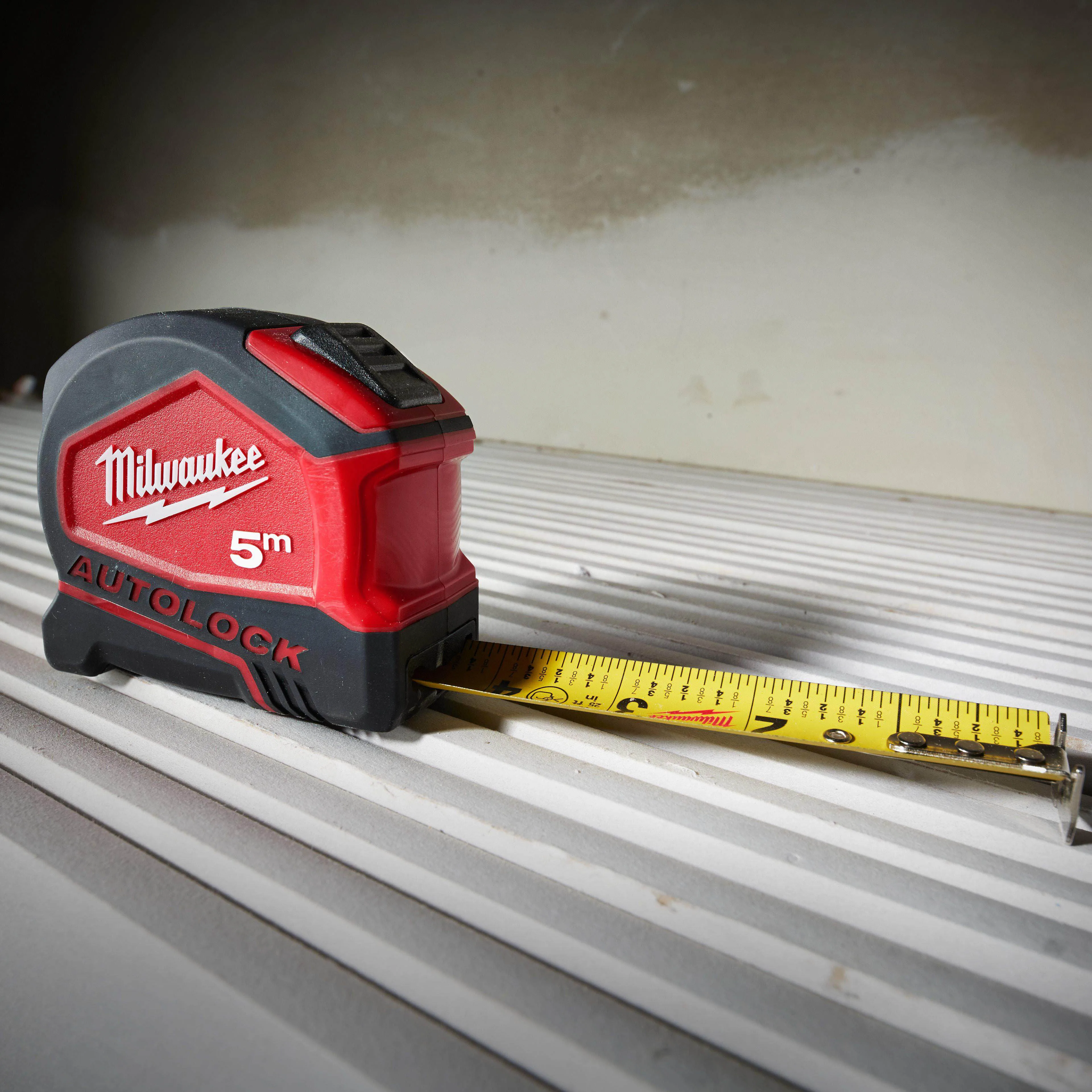 Milwaukee 5m und 8m selbstsichernde Maßbänder, hochpräzises Messwerkzeug für verstärkte Stahlspulen 48-22-6815/48-22-6818 – Detail 7