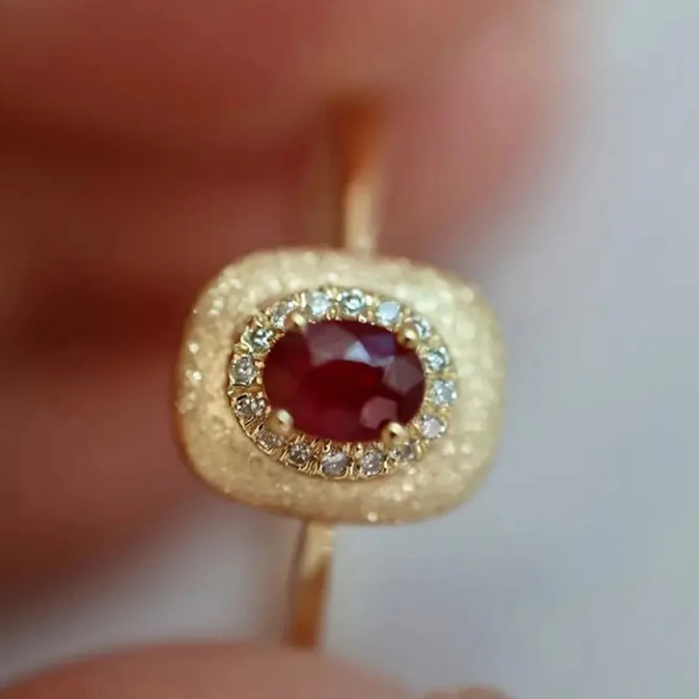 Huitan Romantischer Ehering, Brautring, Schmuck mit rotem Zirkonia, modisches, modernes Verlobungszubehör für Frauen