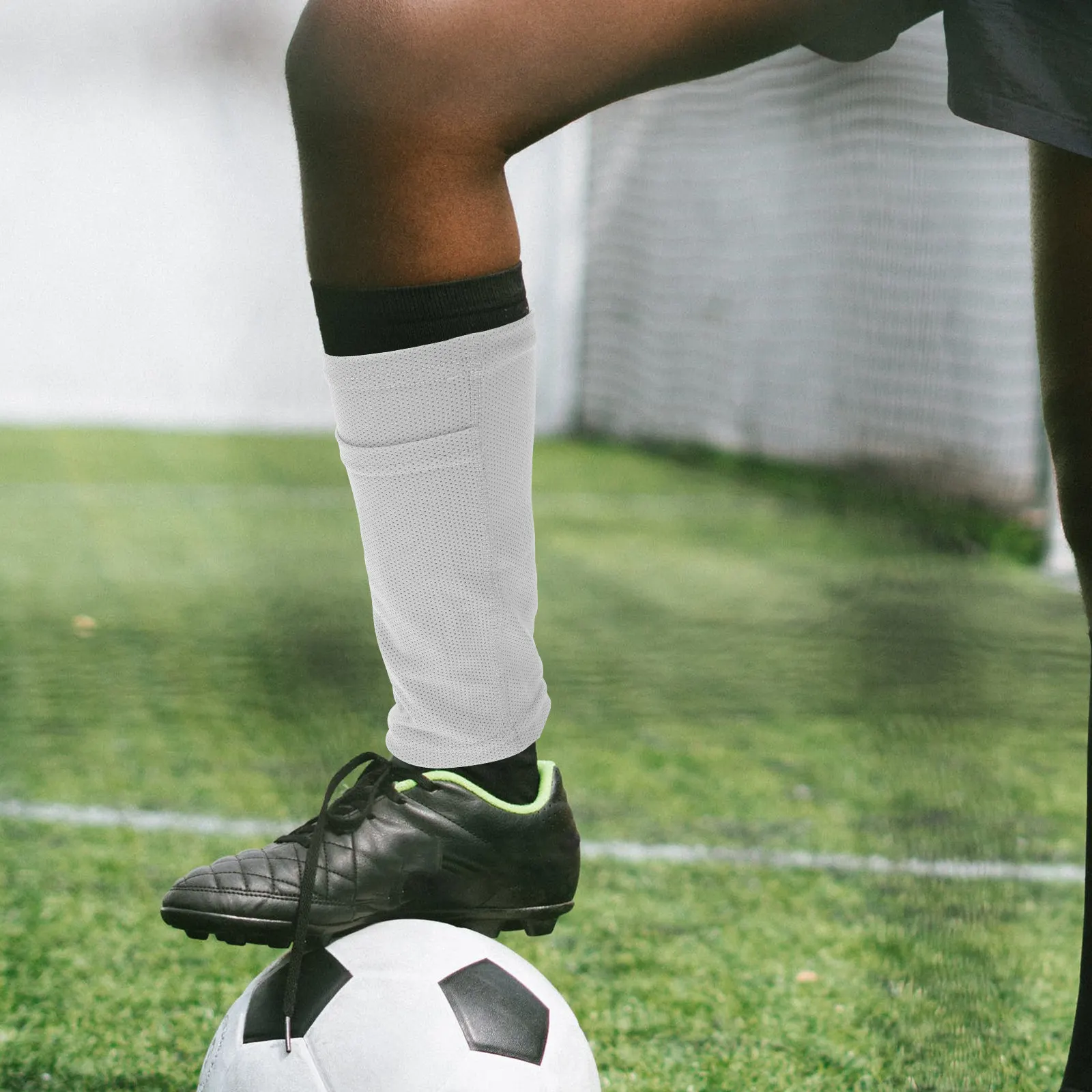 

1Pair Insert Style Soccer Shin Guards Pads Socks Comprehensive Leg Protection L Size Nylon Material for Men Women Youth