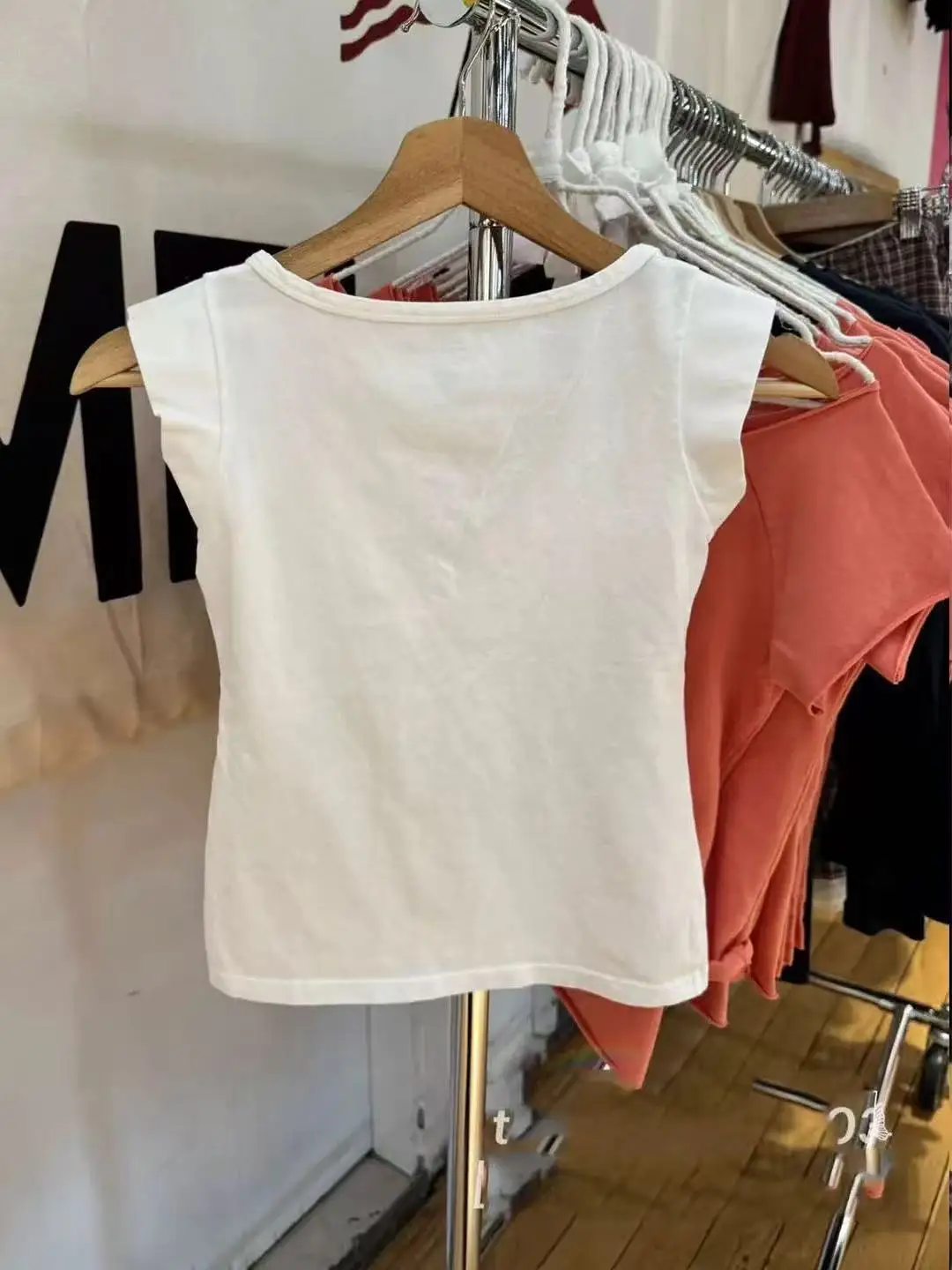 White Scalloped V-neck T-shirts Women Summer New Casual Streetwear Slim Cotton Short Sleeves Tees Sweet Simple Basic Tops Y2K