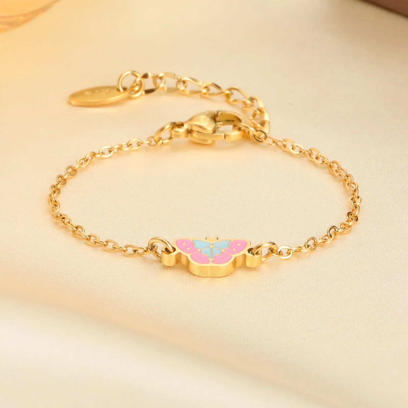 سوار على شكل فراشة للأطفال الأولاد والبنات، أساور من الفولاذ المقاوم للصدأ باللون الذهبي، هدية عيد ميلاد لحفلات الأطفال، لا تسبب الحساسية