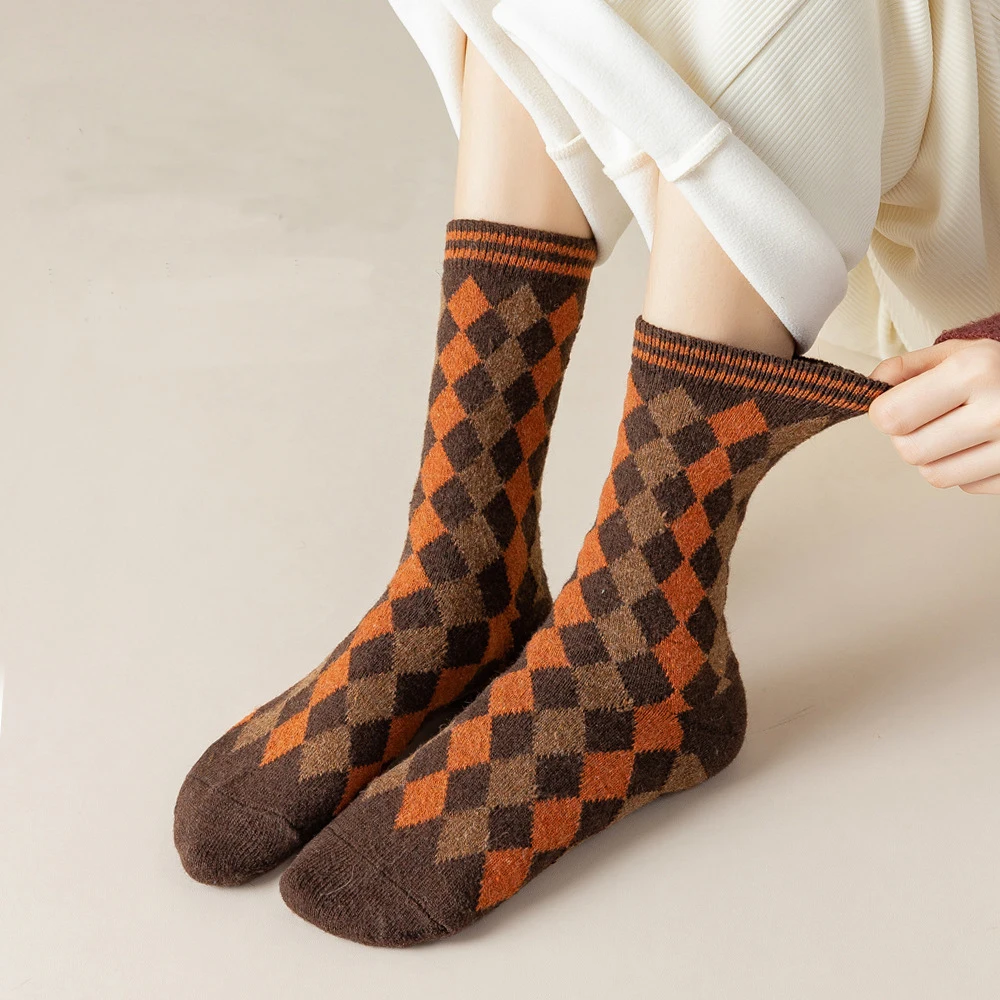 2023 Long Socks Women Fashion Winter Cold Resistance Keep Warm Wool Sock Thick Geomeric Patterns Korean Luxury Socken Calze