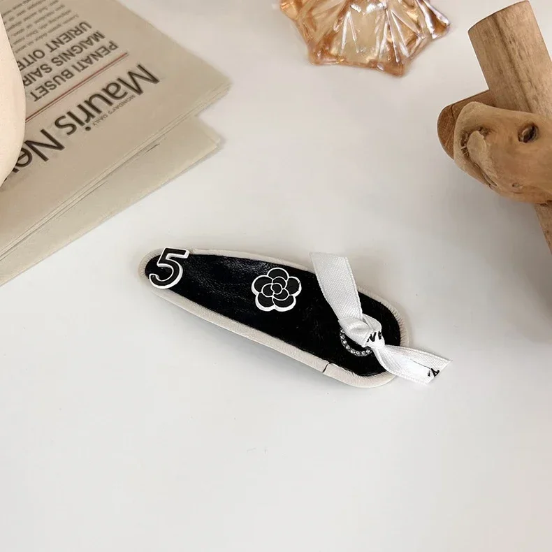 Light Luxury Black White Flower Pearl Broken Hair pin Girl Sweet Cute BB Clip Accessories Headdress