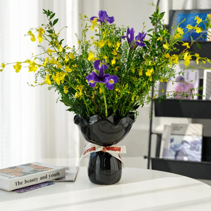 

Изысканная винтажная ваза: высокая эстетическая ценность, компактный размер, для цветочных композиций, премиальная текстура, украшение для свадебного стола