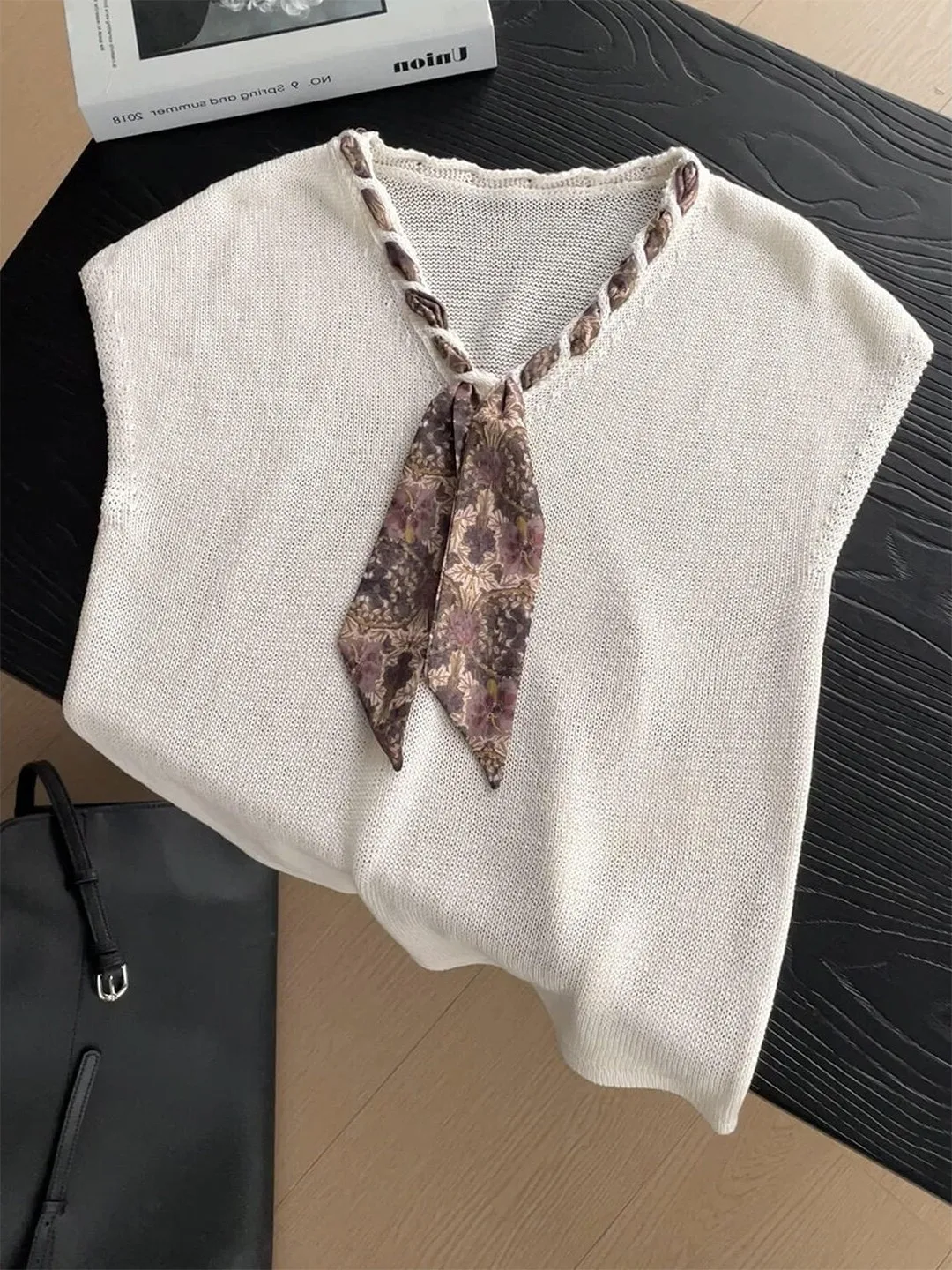 

Romantic Style Women's Loose Knitted Short Sleeve Top with Sash V-Neck White Inner Wear Summer Fashion Casual Loose Blouse