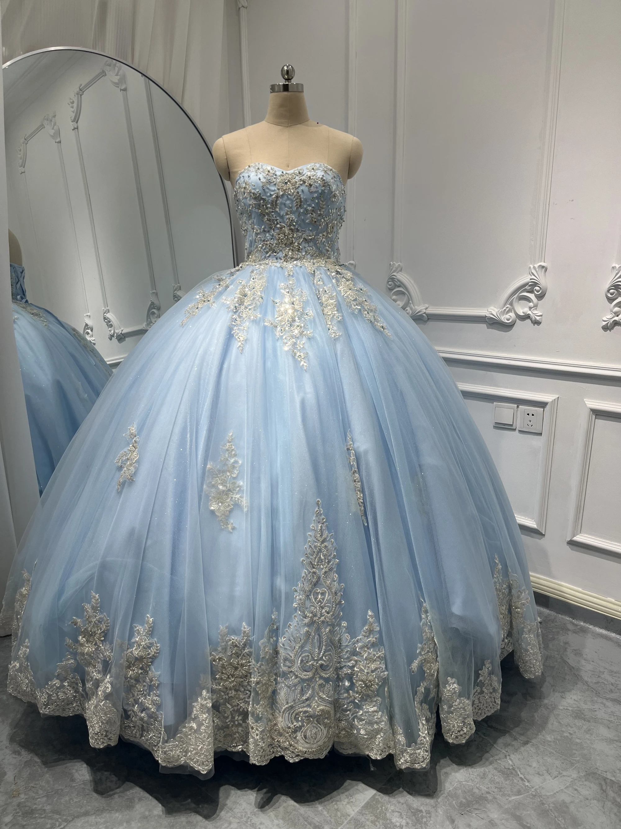 Imagen Real personalizada azul cielo 15th vestido para quinceañeras para niña con capa apliques de cuentas con cordones vestido de fiesta de graduación para mujer