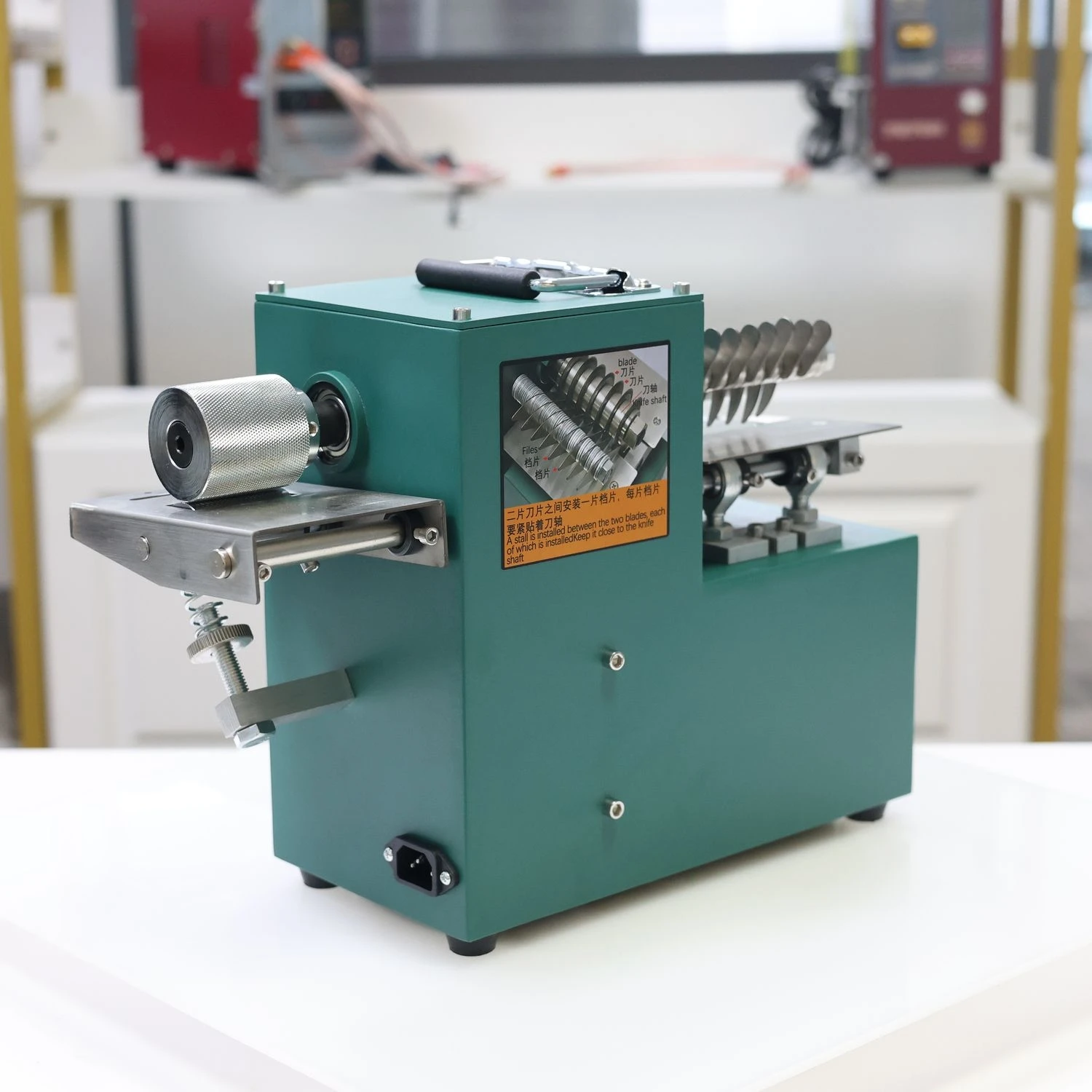 

WQ-04 Double-head Belt Cutting Machine Shoe Clothing Leather Cut Leather Splitting Machine Leather Cutting Strip Machine