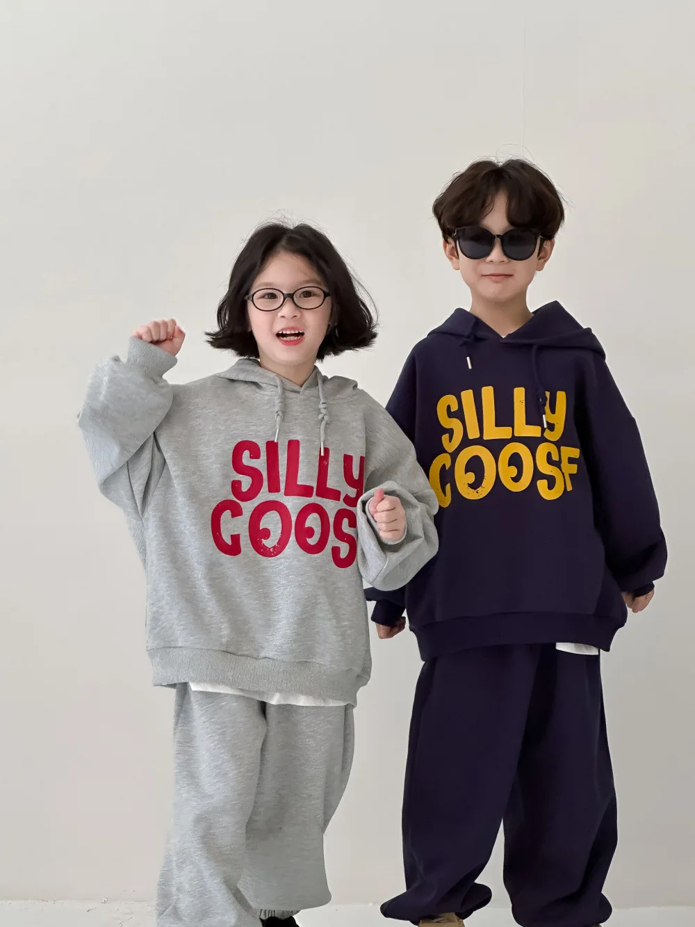 

2025 Winter New Children Fleece Hooded Sweatshirt Set Letter Print Boys Girls Plus Velvet Thick Pants Suit Kids Warm Outfits