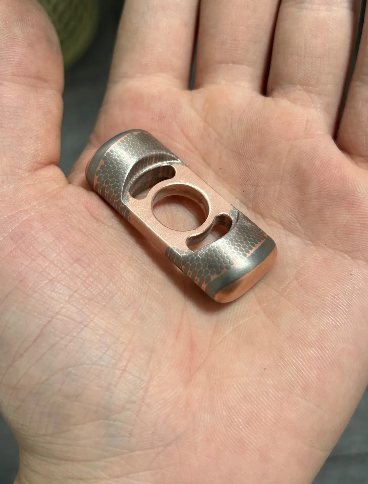 Stick Two-Page Superconducting Top Decompression Toy EDC