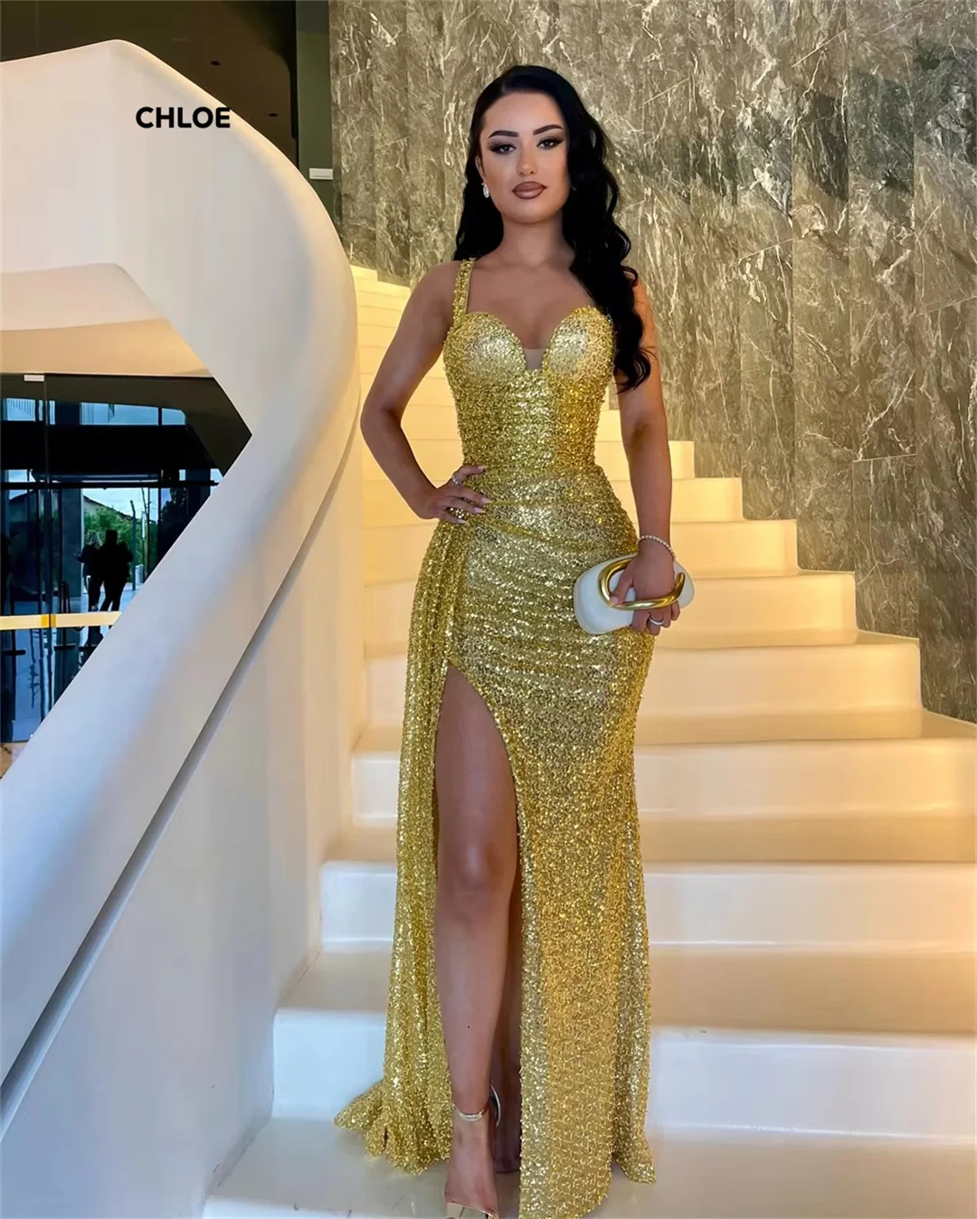 Gaun Prom Panjang Mewah 2025 Gaun Malam Mewah Model Off-shoulder Gaun Gala Buatan Khusus Gaun Pesta Malam Elegan Tanpa Lengan