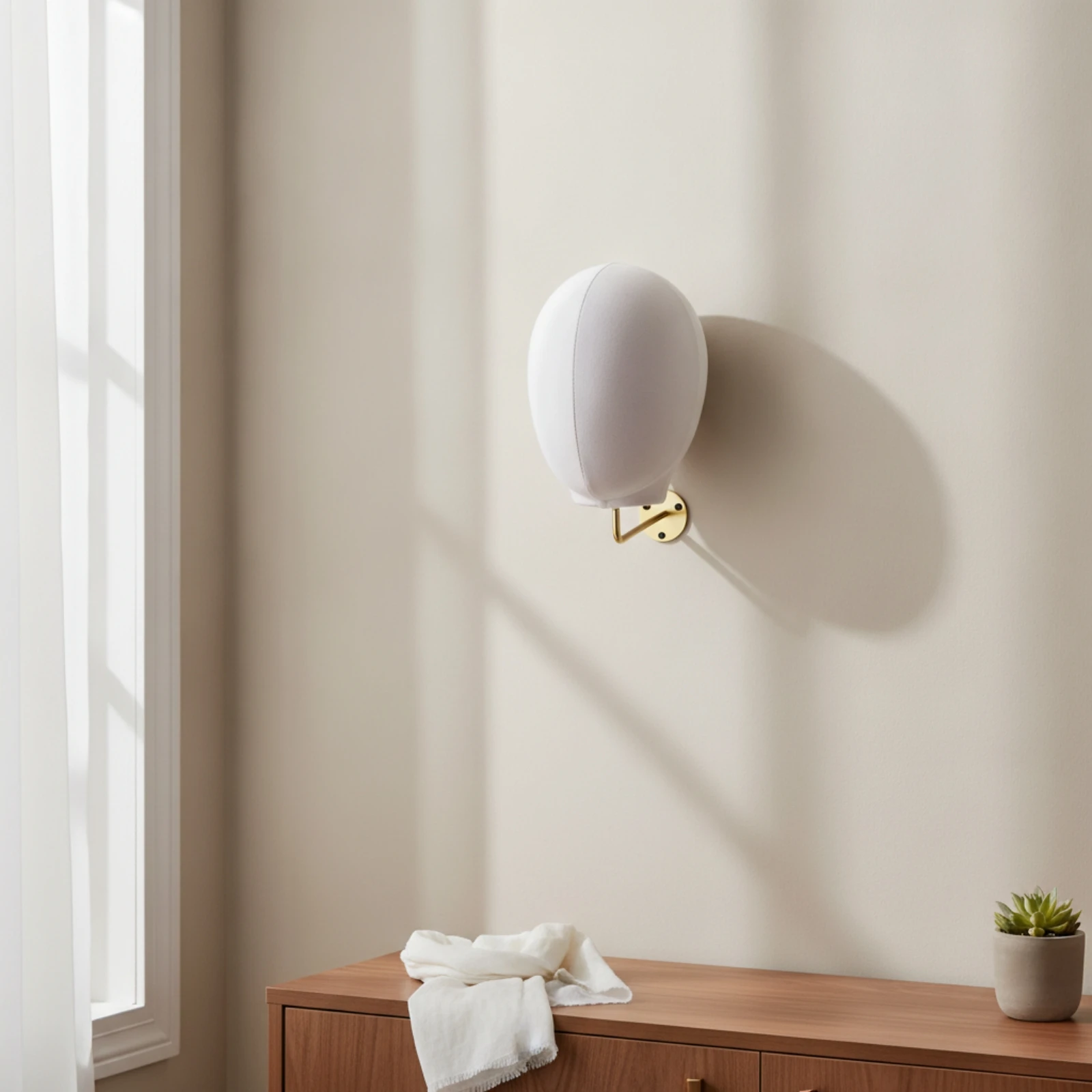 Wall-Mounted Hat and Hairpiece Display Stand Pin-Friendly materialCovered Mannequin Head Stand Mannequin Head with Mounting Hook