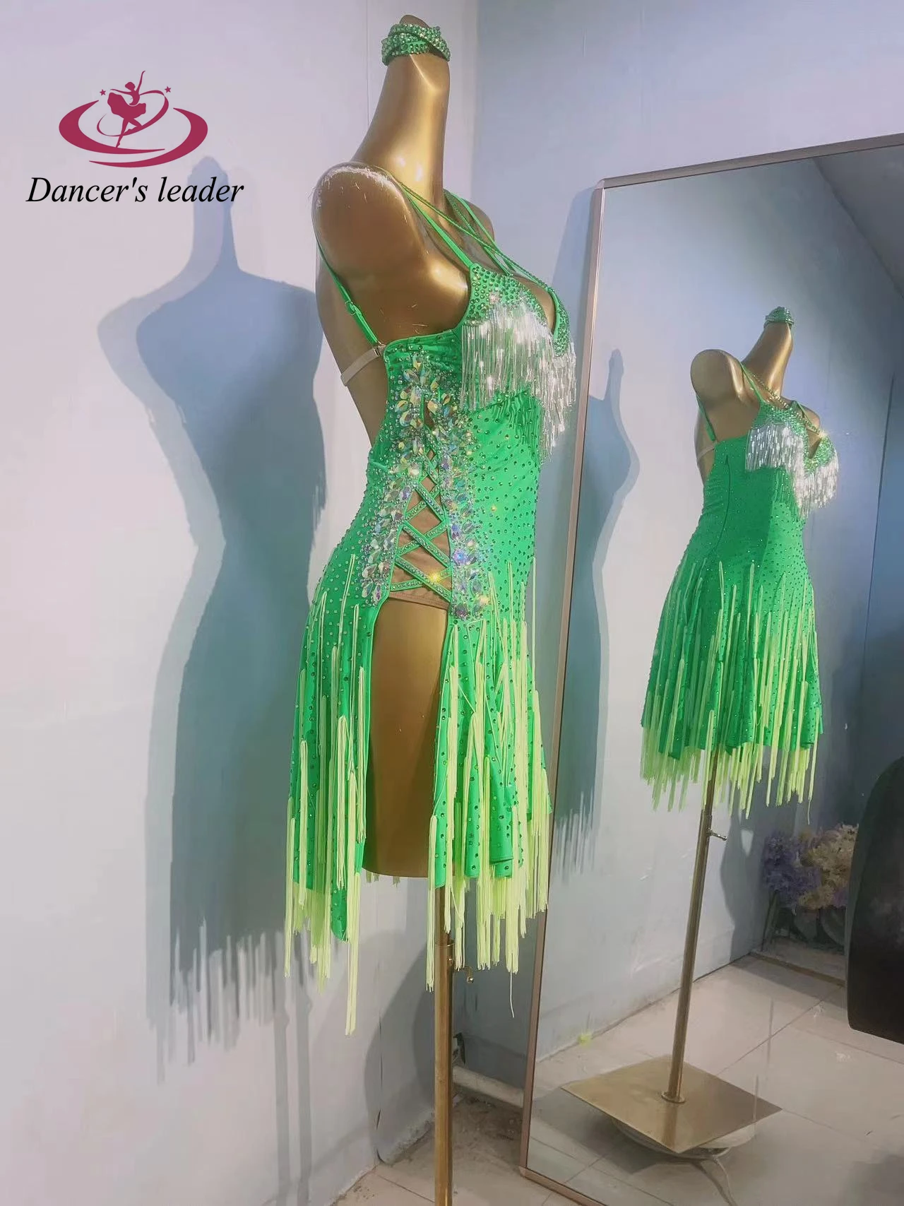 라틴 댄스 의상, 라인스톤 여성 의류, 고급 맞춤형 실버 태슬 칼라, 꽃무늬 드레스, 삼바 퍼포먼스 드레스