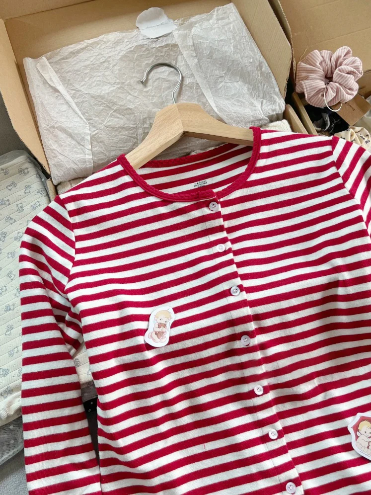 الأحمر مخطط كم طويل تي شيرت المرأة طاقم الرقبة واحدة الصدر سترة تي شيرت الخريف Vintage عادية الحلو سليم القمم تيز