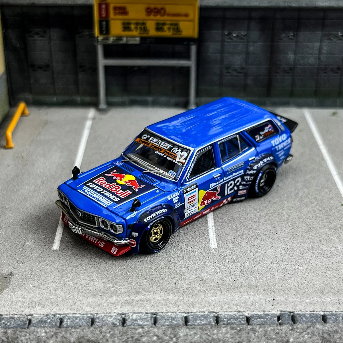 INNO Diecast 1/64 Mazda RX3 MAD MIKE 1976 Model Samochodu Ze Stopu Metalu Mazda Zabawki dla Chłopców Oryginalne Pudełko Dostępne