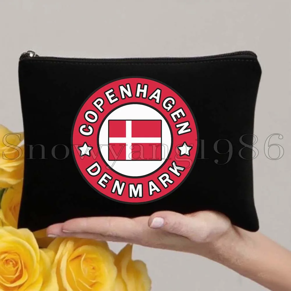الدنمارك علم الدولة خريطة لطيف الهدايا حقيبة أحمر الشفاه السفر حقيبة مستحضرات تجميل المرأة مدرسة المعلم هدية حقيبة مستحضرات التجميل الحقيبة المحفظة المحمولة #3