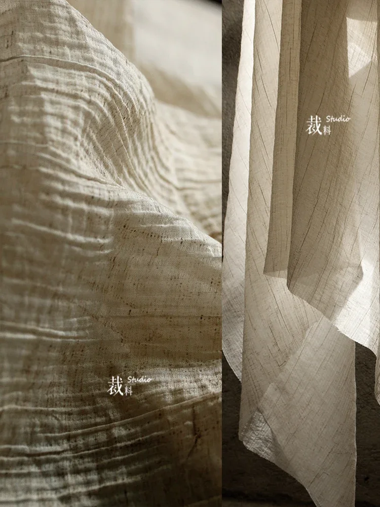 

Хлопково-льняная ткань Тонкая марля Бежевая слегка полупрозрачная винтажная одежда Ткань для шитья дизайнерской одежды на метр