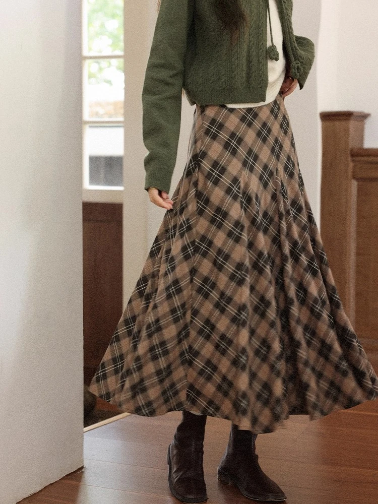 

ALXNAN Khaki Plaid Midi Skirt Women Fashion Elegant Long A-line Checkered Skirts 2025 Autumn Office Lady Casual Clothing L57103