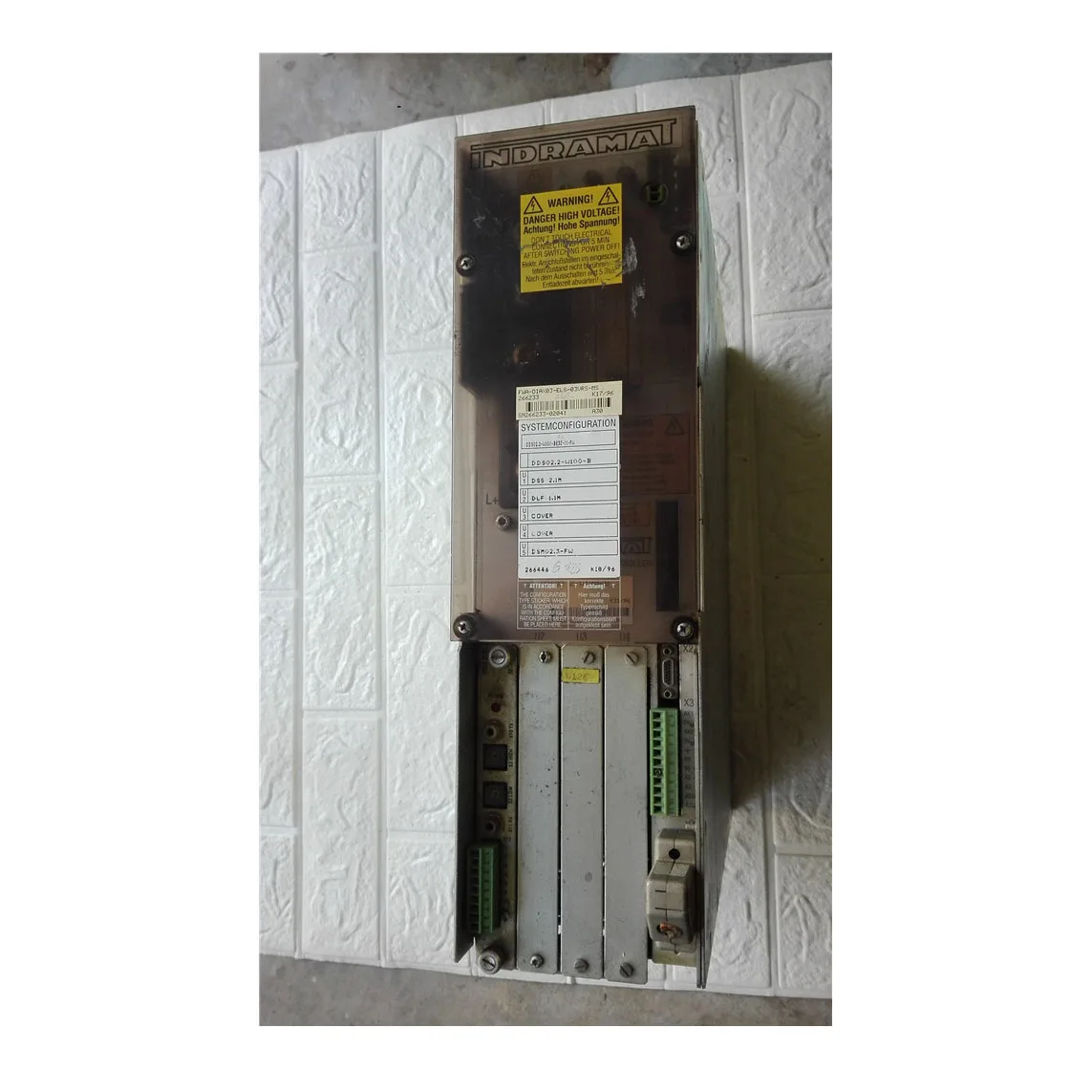 

Original INDRAMAT DDS02.2-W100-B Servo Drive