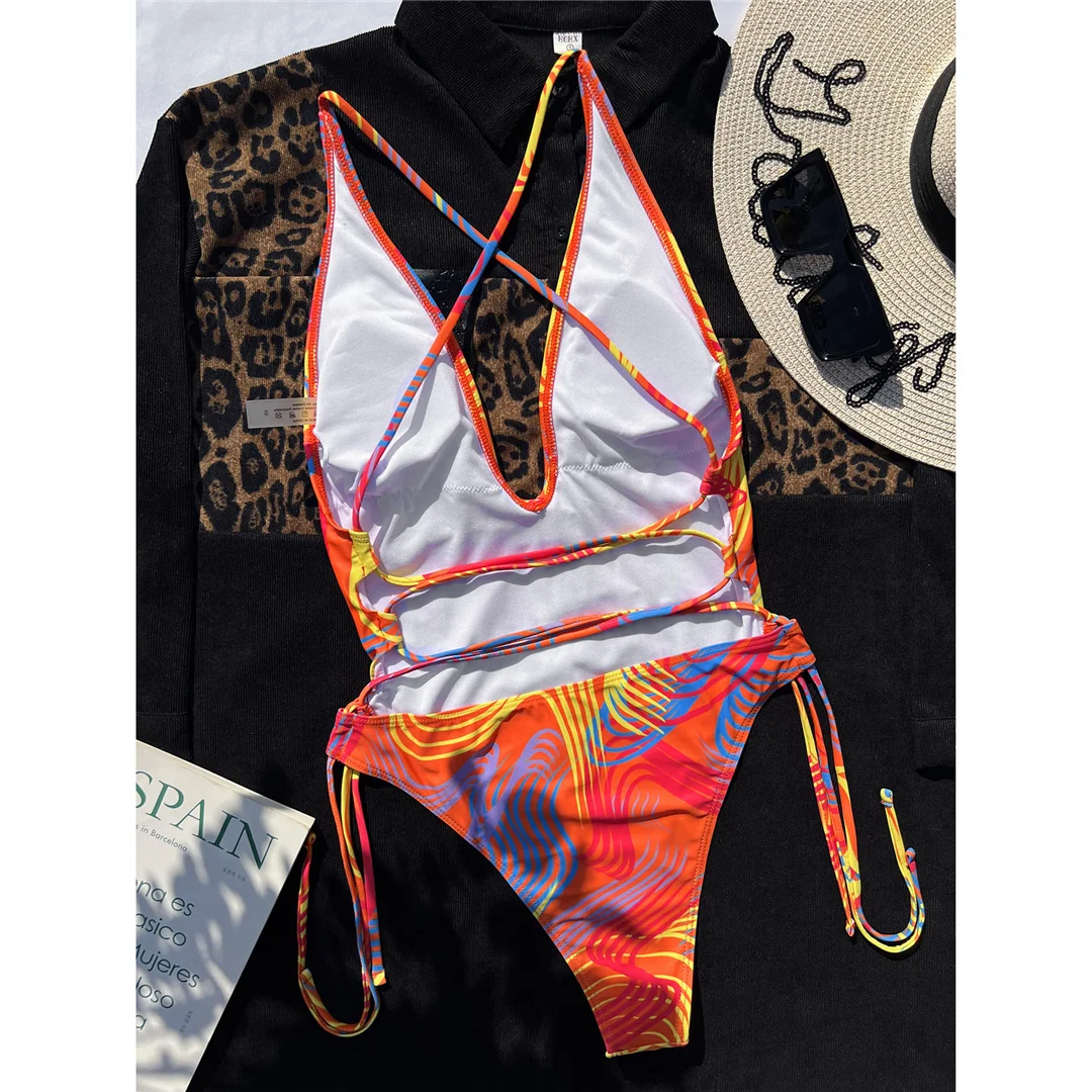 Neuer bedruckter Badeanzug mit tiefem V-Ausschnitt und überkreuztem Rücken, einteiliger Badeanzug für Damen, Monokini mit hohem Beinausschnitt, Badebekleidung, Badeanzug, Modell V4670. – Detail 10